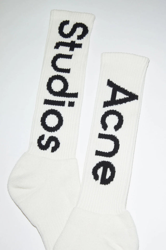 【現貨】ACNE STUDIOS 灰白色徽標長筒襪