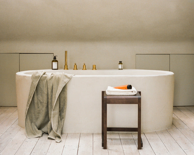FRAMA-Stool 01 椅凳 FRAMA-Summer-Campaign-Analogue-53.jpg