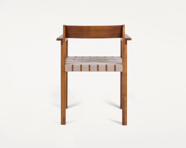 FRAMA-Symmetry Armrest Chair 扶手椅 FRAMA-Symmetry-Armrest-Chair-Packshot-4.tif
