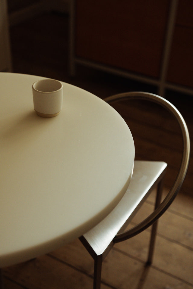 FRAMA-Farmhouse Table Trestles 桌 FRAMA Table 57 Ø70 White Context Image 6.jpg