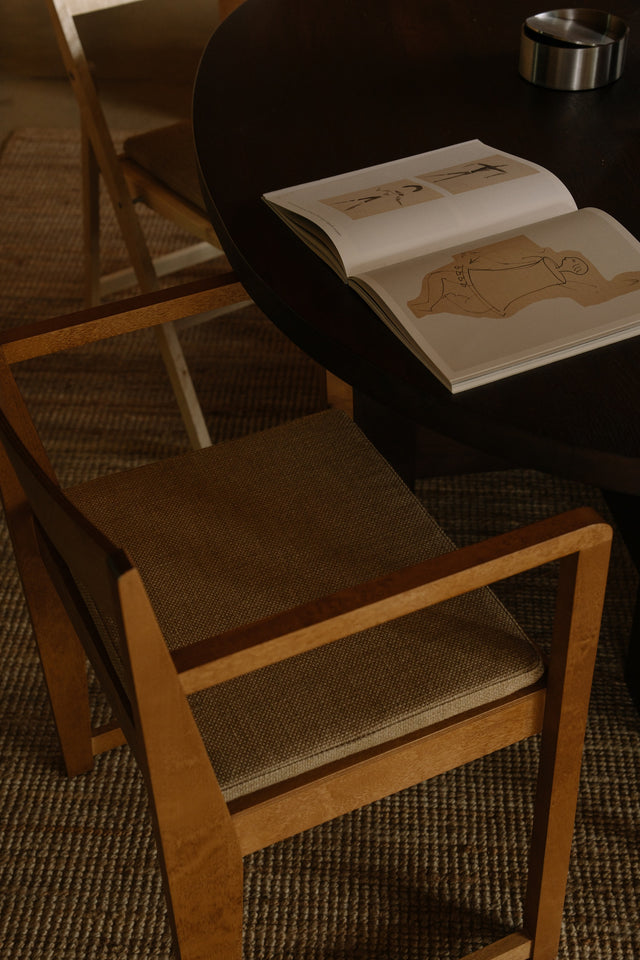FRAMA-Armrest Chair 01 Cushion 扶手椅 FRAMA Armrest Chair 01 Cushion Context Image 02.jpg