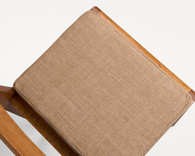 FRAMA-Bar Chair 01 Cushion 吧台椅 FRAMA Bar Chair 01 Cushion Packshot 2.tif