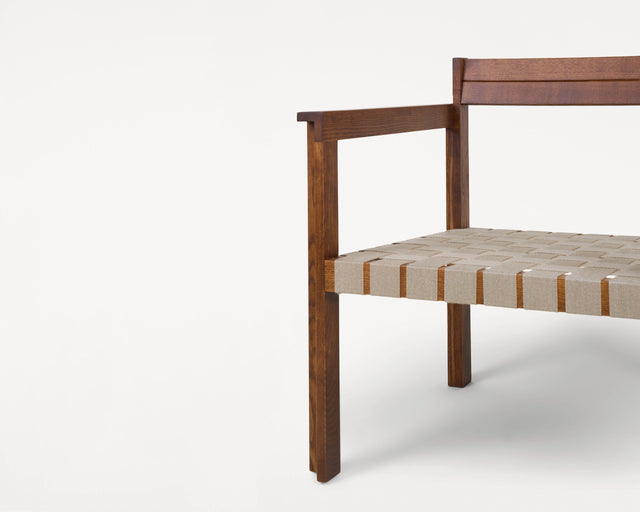 FRAMA-Symmetry Easy Chair 休閒椅 FRAMA-Symmetry-Easy-Chair-Packshot-8.tif