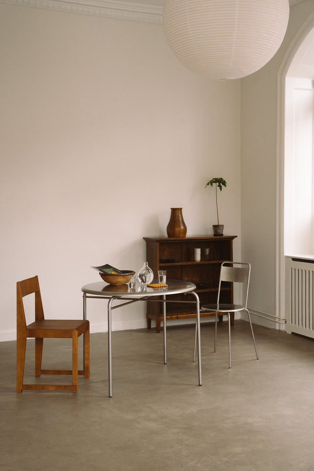 FRAMA-Petit Rond Table 桌 FRAMA-Outdoor-Indoor-Tables-Context-Image-01.jpg