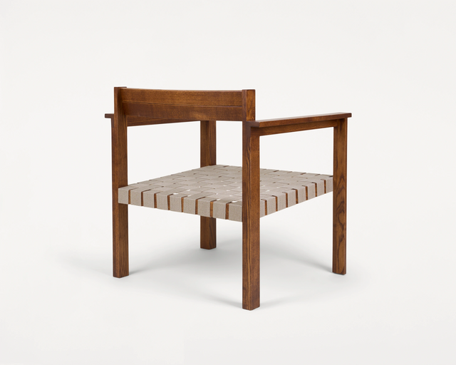 FRAMA-Symmetry Easy Chair 休閒椅 FRAMA-Symmetry-Easy-Chair-Packshot-4.tif