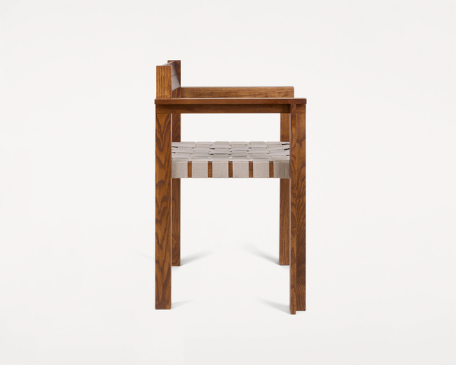FRAMA-Symmetry Armrest Chair 扶手椅 FRAMA-Symmetry-Armrest-Chair-Packshot-3.tif