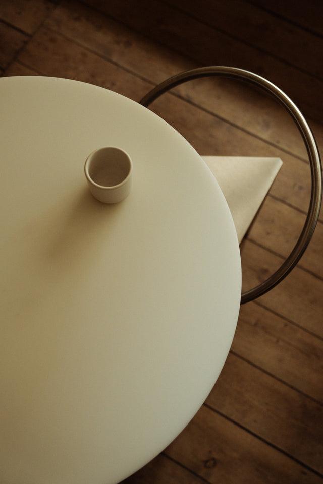 FRAMA-Farmhouse Table Trestles 桌 FRAMA Table 57 Ø70 White Context Image 5.jpg