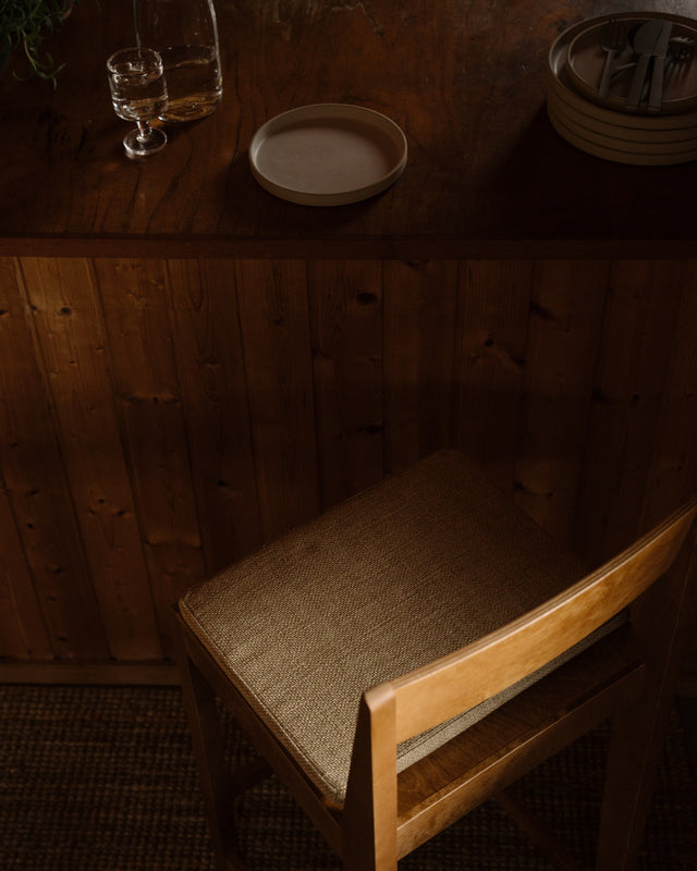 FRAMA-Bar Chair 01 Cushion 吧台椅 FRAMA Bar Chair 01 Cushion Context Image 2.jpg