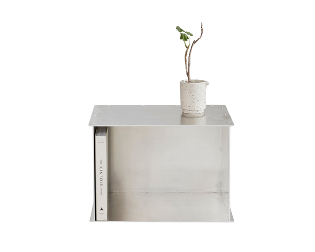 FRAMA-Rivet Box Table 桌 情境照