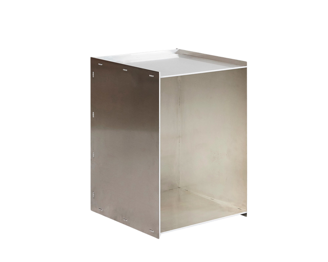 FRAMA-Rivet Box Table 桌 情境照