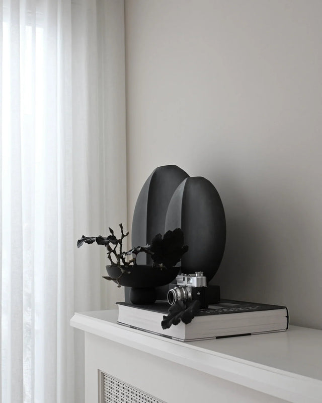 古根海姆花瓶,小 - 黑色