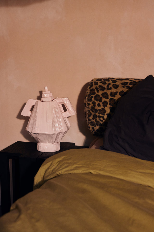HKLIVING-Teun Zwets for HKLIVING: amfora vase, lilac