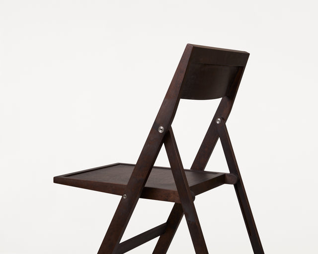 FRAMA-Folding Flat Chair 單椅 FRAMA Folding Flat Chair Dark Wood Packshot 3.tif