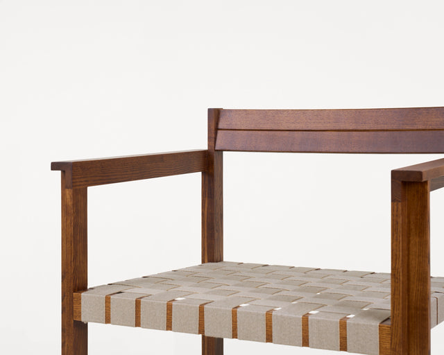 FRAMA-Symmetry Easy Chair 休閒椅 FRAMA-Symmetry-Easy-Chair-Packshot-9.tif
