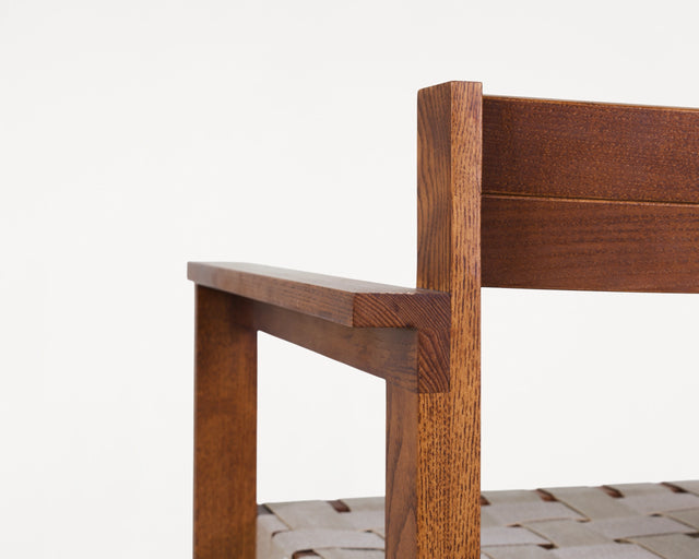 FRAMA-Symmetry Armrest Chair 扶手椅 FRAMA-Symmetry-Armrest-Chair-Packshot-9.tif
