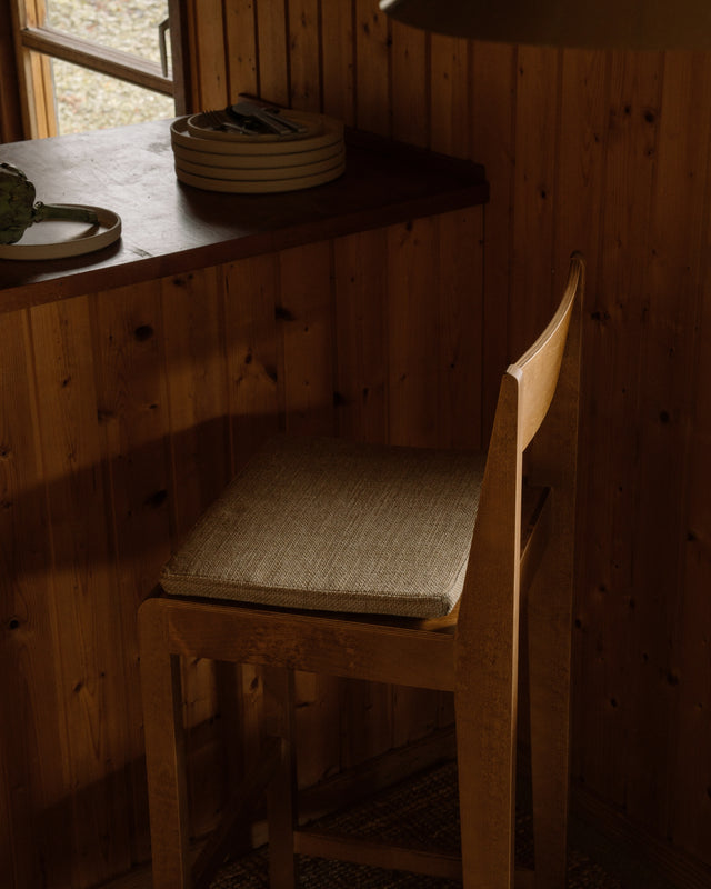 FRAMA-Bar Chair 01 Cushion 吧台椅 FRAMA Bar Chair 01 Cushion Context Image 10.jpg