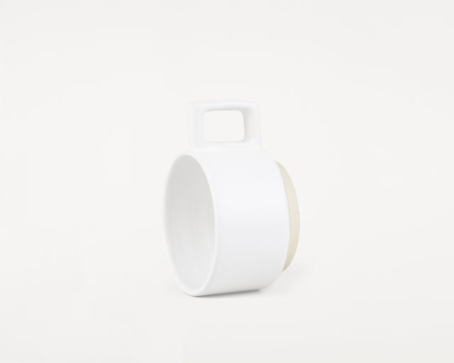 FRAMA-Otto Ceramic Mug with Handle 馬克杯 Otto Stoneware Mug with Handle White Packshot 2.tif