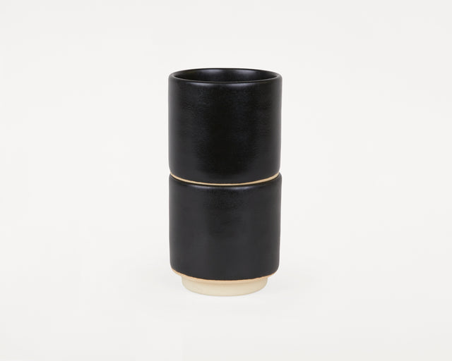 FRAMA-Otto Ceramic Cup Set of Two 杯 FRAMA Otto Stoneware Cup Black Packshot 2.tif
