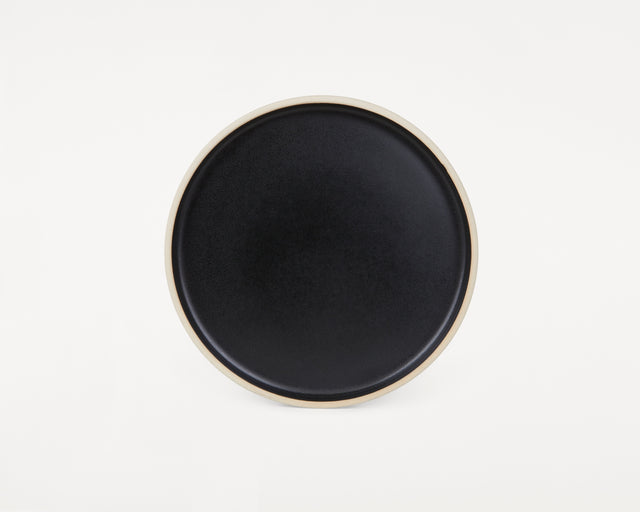 FRAMA-Otto Ceramic Plate Set of Two 餐盤 FRAMA Otto Stoneware Plate S Black Packshot 1.tif