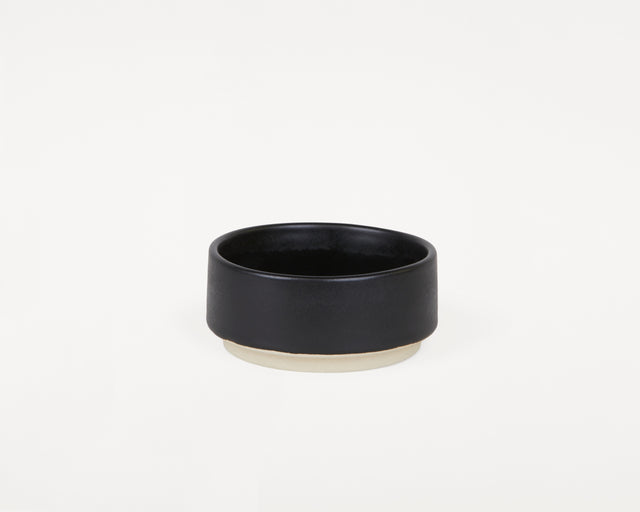 FRAMA-Otto Ceramic Shallow Bowl 碗 FRAMA-Otto-Stoneware-Bowl-M-Packshot-20.tif
