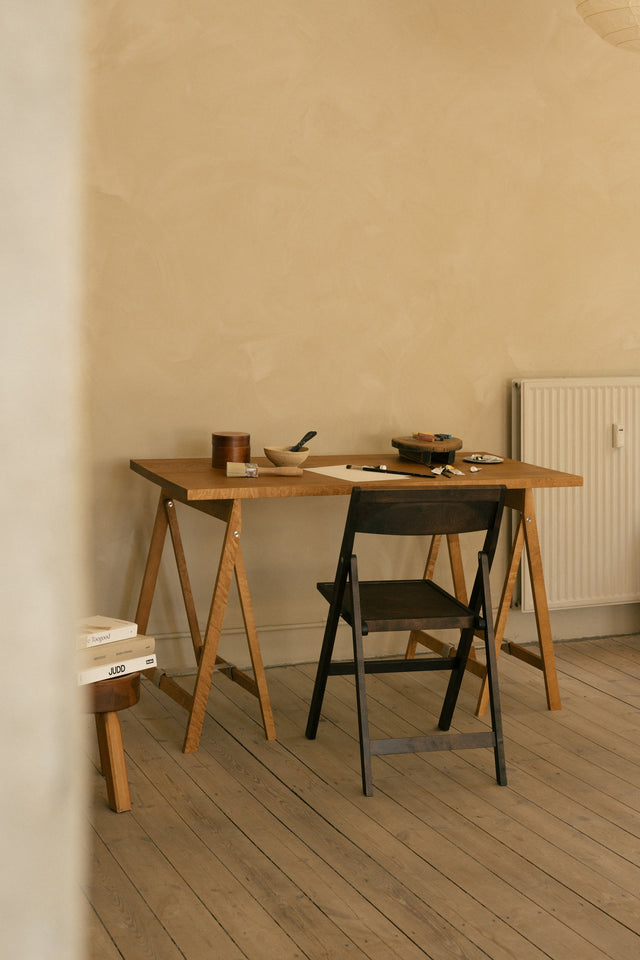 FRAMA-Folding Flat Table Trestles 桌 FRAMA Folding Flat Table Context Image 3.jpg