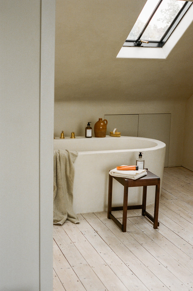 FRAMA-Stool 01 椅凳 FRAMA-Summer-Campaign-Analogue-60.jpg