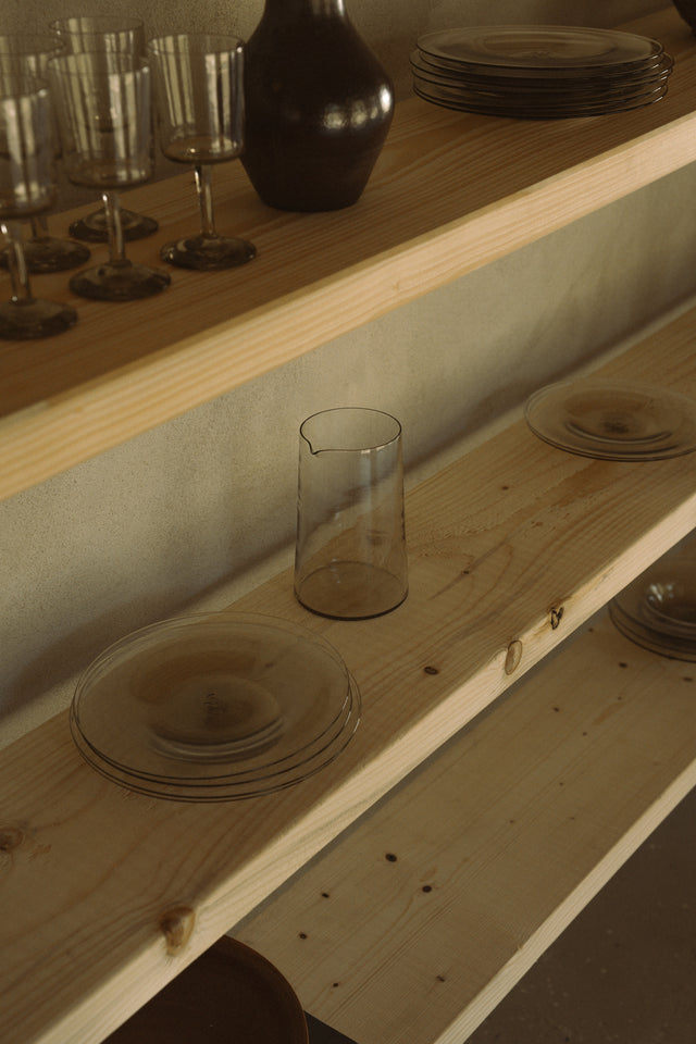 FRAMA-0405 Stem Glass Set of Two 玻璃杯 FRAMA Isle Glass Series Context Image 3.jpg
