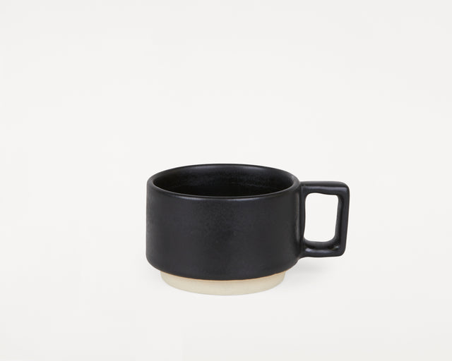FRAMA-Otto Ceramic Mug with Handle 馬克杯 Otto Stoneware Mug with Handle Black Packshot 1.tif