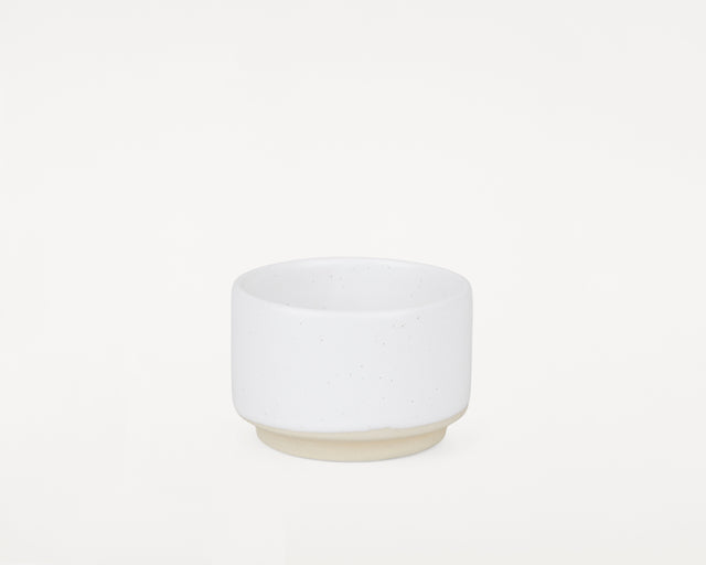 FRAMA-Otto Ceramic Mug with Handle 馬克杯 Otto Stoneware Mug White Packshot 1.tif