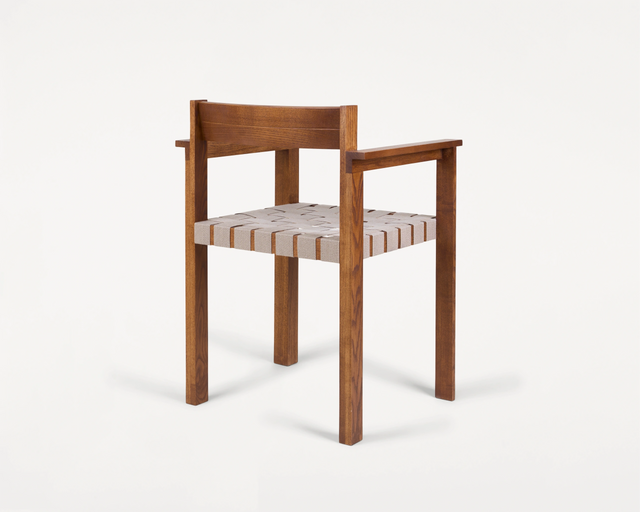 FRAMA-Symmetry Armrest Chair 扶手椅 FRAMA-Symmetry-Armrest-Chair-Packshot-5.tif