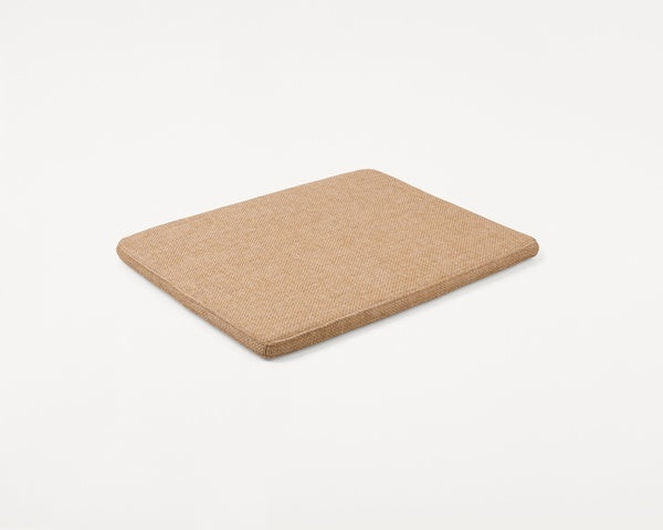 FRAMA-Armrest Chair 01 Cushion 扶手椅 FRAMA Armrest Chair 01 Cushion Packshot-1.tif