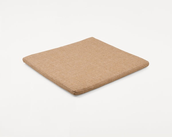 FRAMA-Easy Chair 01 Cushion 休閒椅 FRAMA Easy Chair 01 Cushion Packshot-2.tif